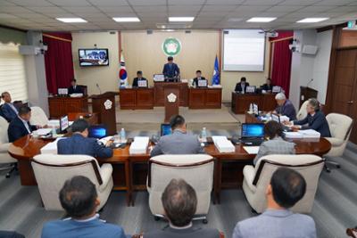 제250회 정례회 제1차 본회의10-1030.jpg