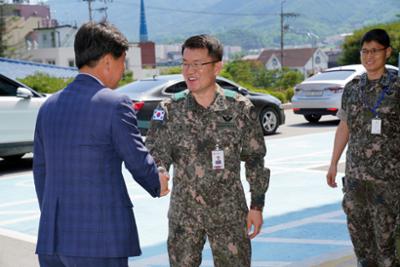 21사단장 접견01-1030.jpg