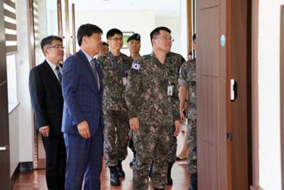 21사단장 접견02-1030.jpg