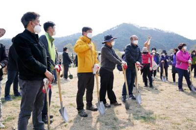 제75회 식목일 기념 나무심기행사11-1030.jpg