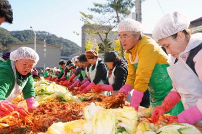 2023년 양구군 새마을회 사랑의 쌀김장나누기44-1500.jpg