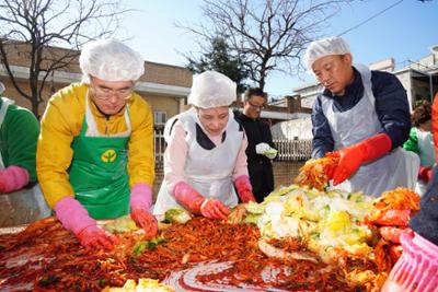 2023년 양구군 새마을회 사랑의 쌀김장나누기53-1500.jpg