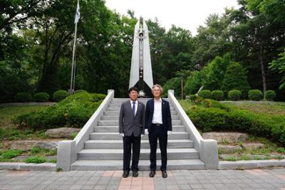 양구군의회 제9대 후반기 정창수의장, 신철우부의장 충혼탑 참배