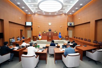제297회 임시회 제1차 본회의 제2차 지역특위01-1500.jpg