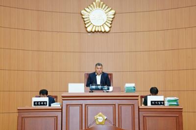 20241218 제300회제2차정례회 제6차지역특위 (1).JPG