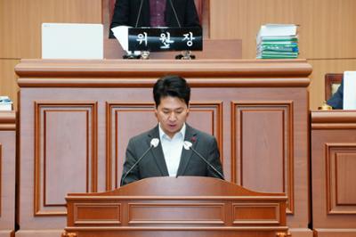 제300회 양구군의회 제2차 정례회 제3차 본회의  제9차 예결특위 (15).JPG