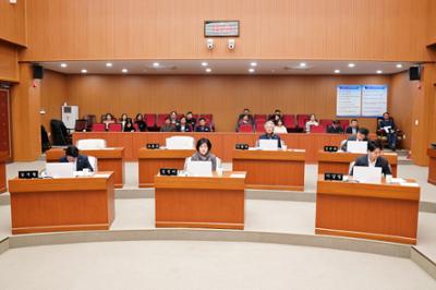20250227 제303회 양구군의회 임시회 제2차 조례특위 (6).JPG