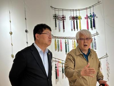 박재양 전통매듭 전시회 관람