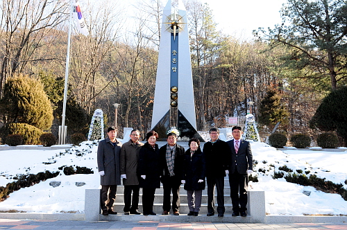 2015년도충혼탑참배및시무식2DSC_7383.JPG