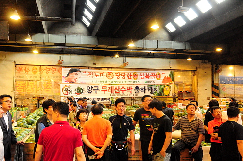 양구수박첫출하식행사참석2DSC_0366_2.jpg
