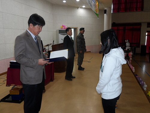 양구초 졸업식 참석