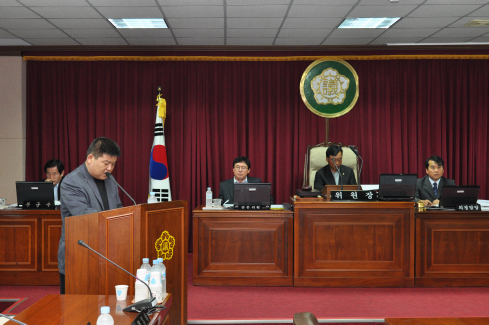 제6차본회의4.bmp