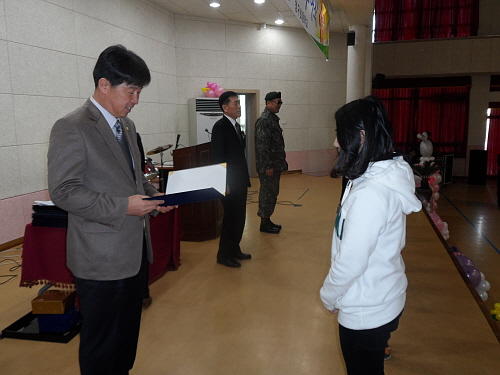 양구초 졸업식 참석