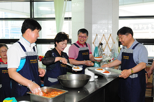 희망의정「장수식당 이용 어르신과 간담 및 상차림 봉사활동」